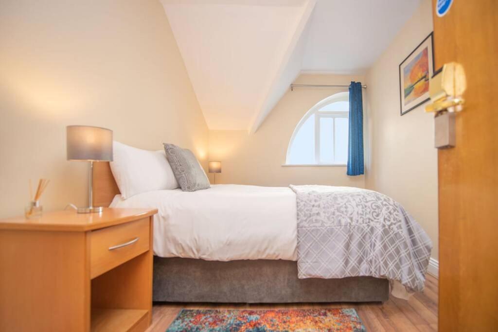 דירות גלוואיי Latin Quarter Luxury מראה חיצוני תמונה