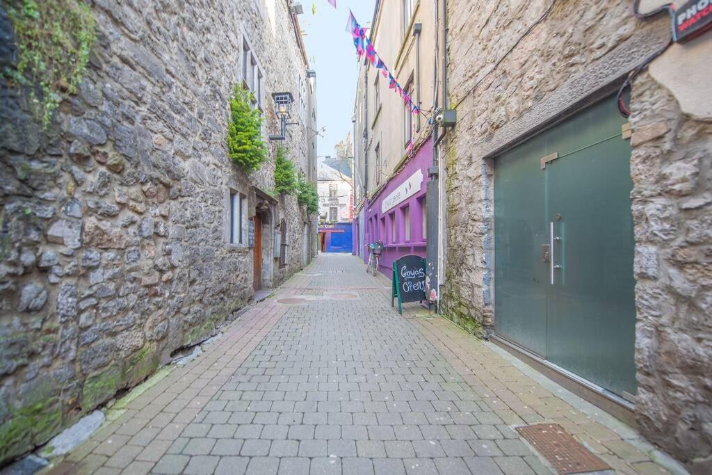 דירות גלוואיי Latin Quarter Luxury מראה חיצוני תמונה